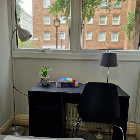 2 Bedrooms Flat In Great Location! London Eksteriør billede